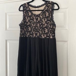 *Nearly New* XL Pinkblush Maternity Maxi Dress